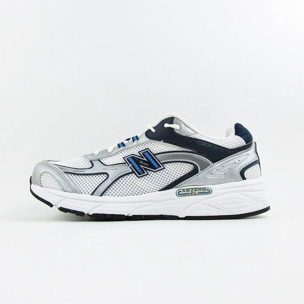 NEW BALANCE 883